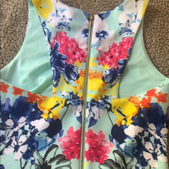 Colorful dress - Picture 3 of 3